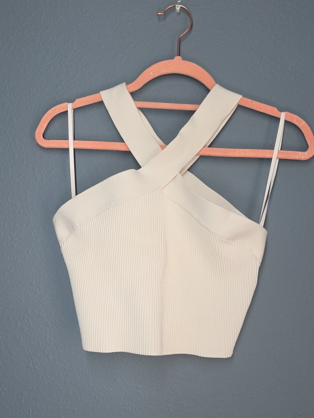 Babaton Cream Cross-Back Ribbed Crop Top E11